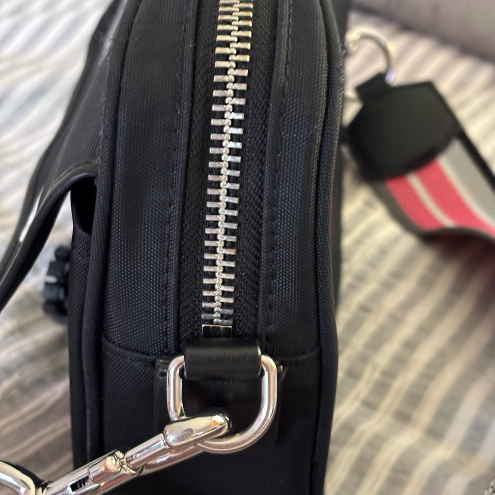 Marc Jacobs Black Crossbody Bag (Authentic) - Picture 5 of 9